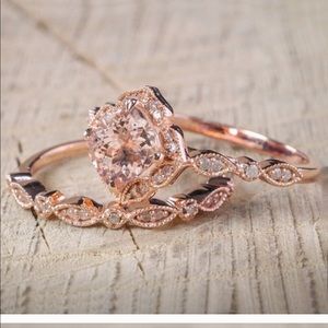 Beautiful 🥰rose ring set!!!